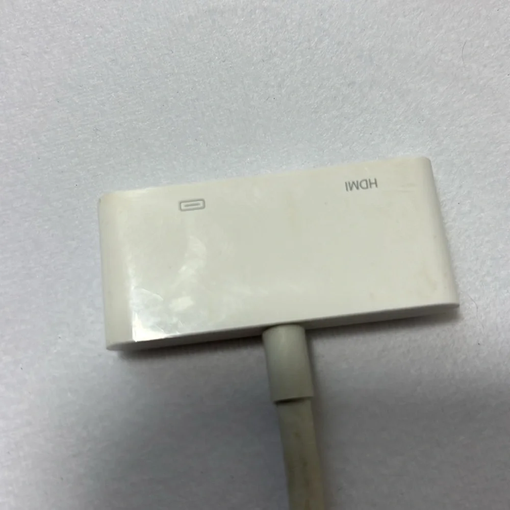 Apple 30 Pin Digital AV Adapter to HDMI A1422 Genuine Apple